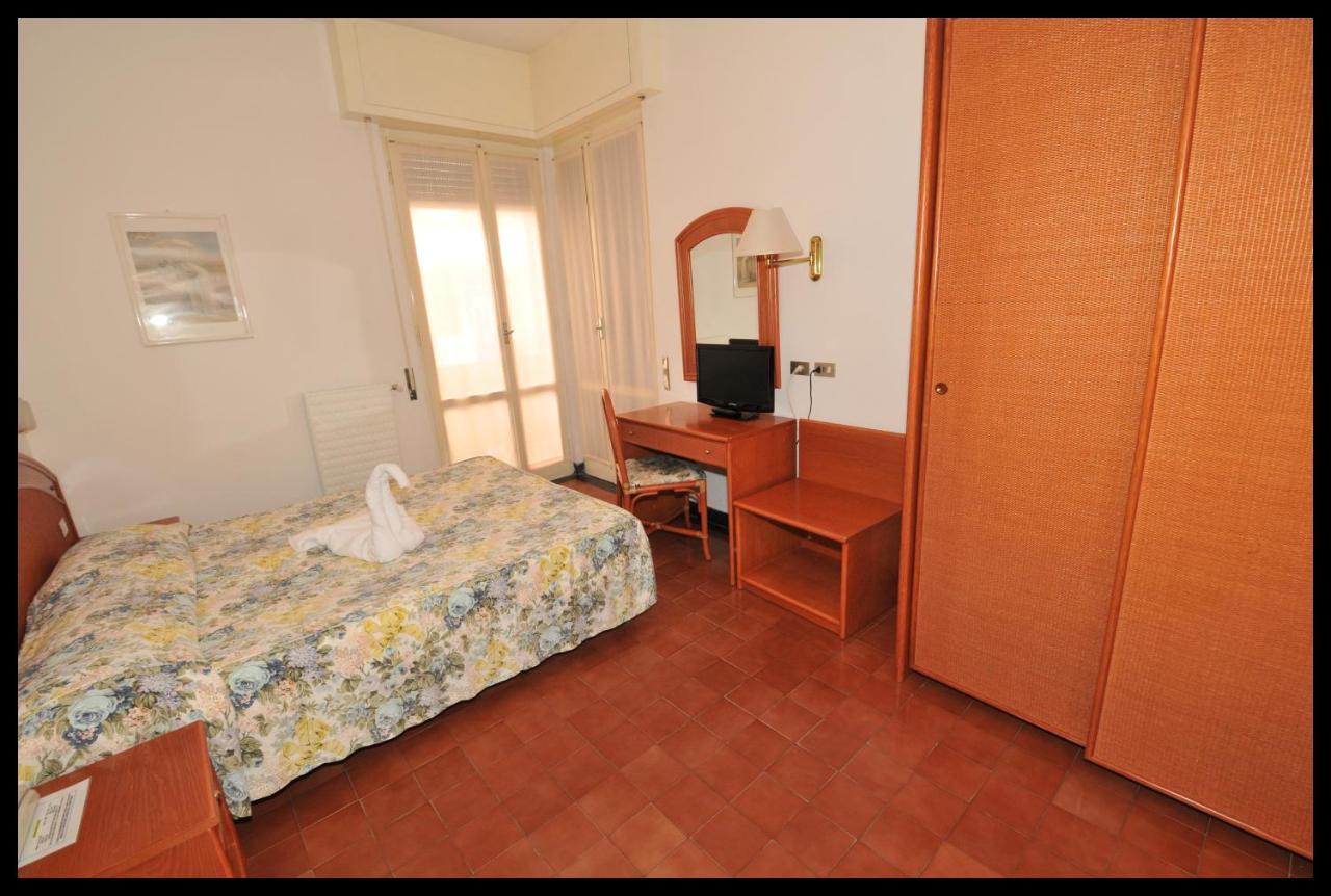 Hotel Miriam Sestri Levante Bagian luar foto