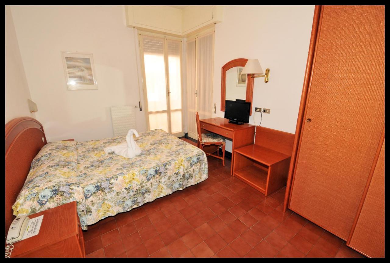 Hotel Miriam Sestri Levante Bagian luar foto