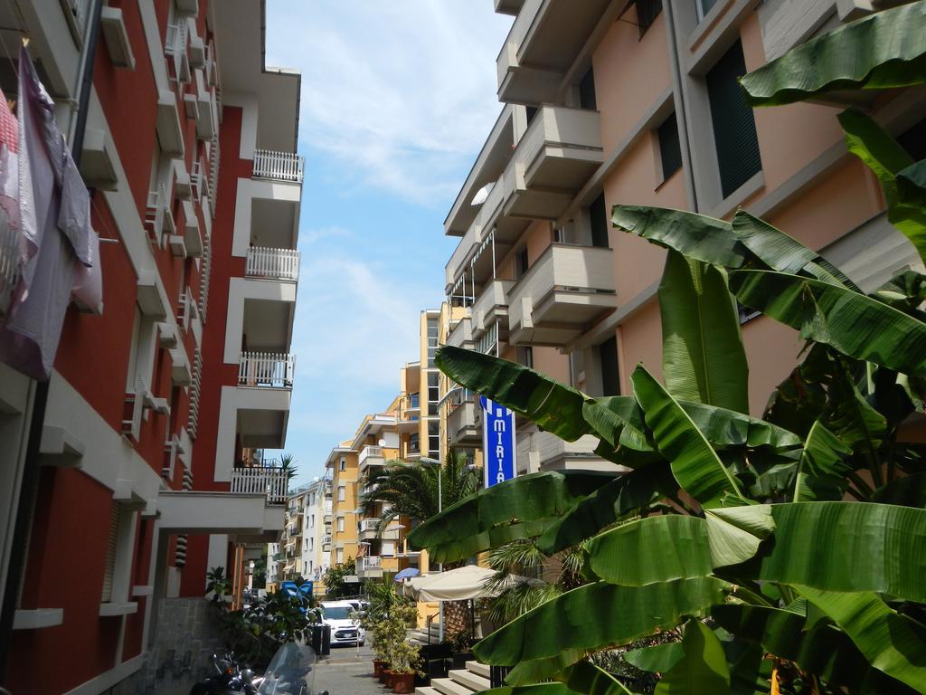 Hotel Miriam Sestri Levante Bagian luar foto