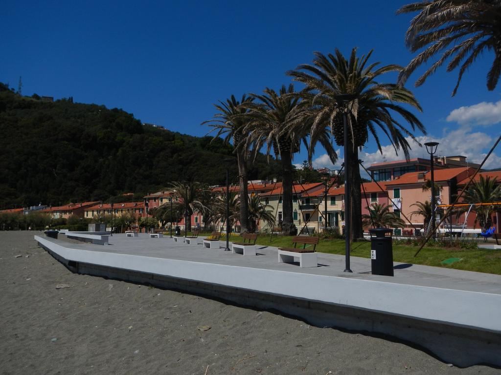 Hotel Miriam Sestri Levante Bagian luar foto