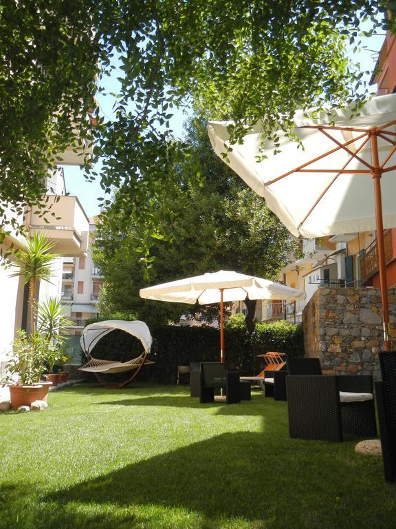 Hotel Miriam Sestri Levante Bagian luar foto